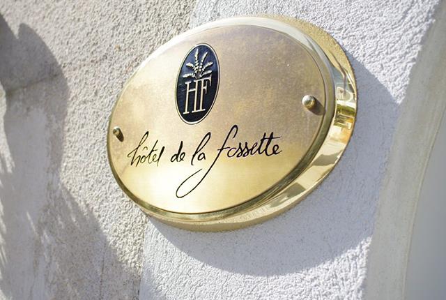 Wake-up service offered by the Hotel de la Fossette. 4-star hotel on the Côte d'Azur